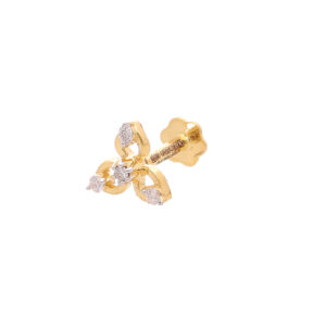 one yellow gold nosepin,with 4 natural diamond