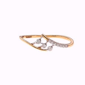 ONE YELLOW GOLD RING WITH (10) NATURAL DIAMONDS