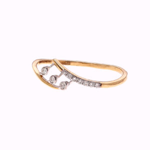 ONE YELLOW GOLD RING WITH (10) NATURAL DIAMONDS