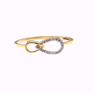 one yellow gold ring, with (18) natural diamond