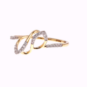 ONE YELLOW GOLD RING WITH 26  NATURAL DIAMONDS