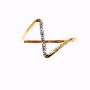 ONE YELLOW GOLD RING WITH 8 NATURAL DIAMONDS