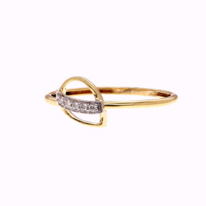ONE YELLOW GOLD RING WITH 5 NATURAL DIAMONDS