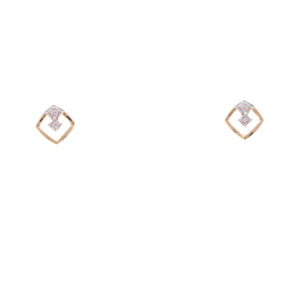 one yellow gold pair of earrings with 8 natural diamonds