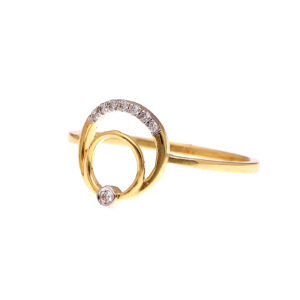 ONE YELLOW GOLD RING WITH 8 NATURAL DIAMONDS