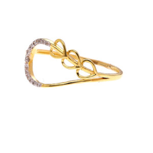 ONE YELLOW GOLD RING WITH 15  NATURAL DIAMONDS