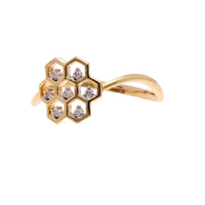 ONE YELLOW GOLD RING WITH 7 NATURAL DIAMONDS