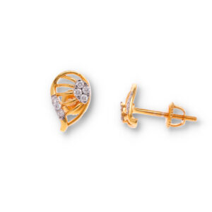 Minimal Diamond Earrings with Modern Finish