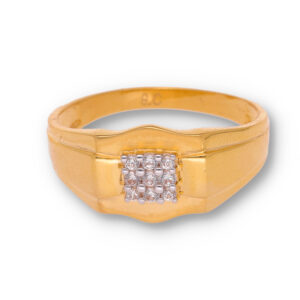 Classic Gold Ring with Elegant Finish