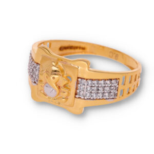 Classic Gold Ring with Elegant Finish