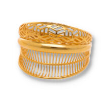 Classic Gold Ring with Elegant Finish - Image 2