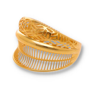 Classic Gold Ring with Elegant Finish