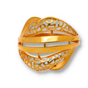 Classic Gold Ring with Elegant Finish