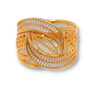 Classic Gold Ring with Elegant Finish