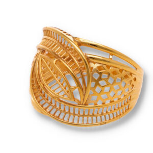 Classic Gold Ring with Elegant Finish
