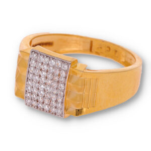 Classic Gold Ring with Elegant Finish