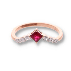 Classic Gold Ring with Elegant Finish