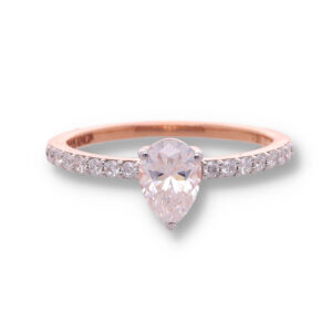 Classic Gold Ring with Elegant Finish