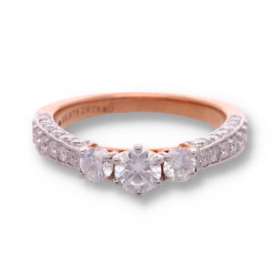 Classic Gold Ring with Elegant Finish