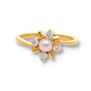 Classic Gold Ring with Elegant Finish