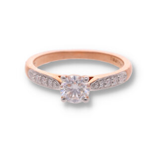 Classic Gold Ring with Elegant Finish