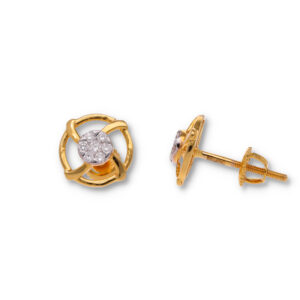 Minimal Diamond Earring with Modern Finish