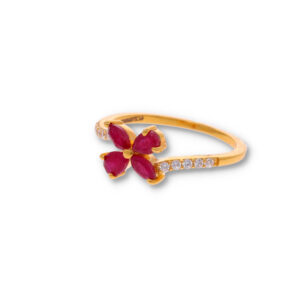 Classic Gold Ring with Elegant Finish