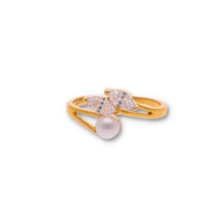 Classic Gold Ring with Elegant Finish