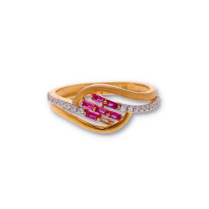 Classic Gold Ring with Elegant Finish