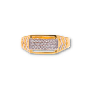 Classic Gold Ring with Elegant Finish