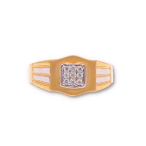 Classic Gold Ring with Elegant Finish