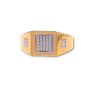 Classic Gold Ring with Elegant Finish