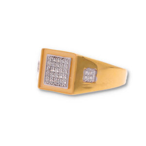 Classic Gold Ring with Elegant Finish