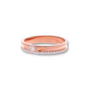 Classic Gold Ring with Elegant Finish