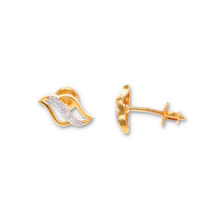 Minimal Diamond Earrings with Modern Finish