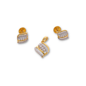 Modern Gold and Dimond Pendant Earring Set in Premium Finish