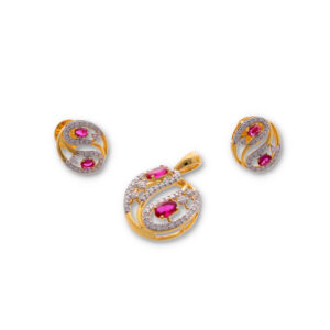 Sunehrie Elegant Pendant and Earring Set