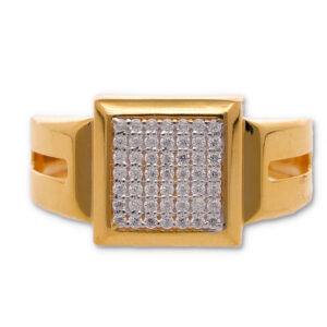 Classic Gold Ring with Elegant Finish