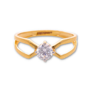 Classic Gold Ring with Elegant Finish