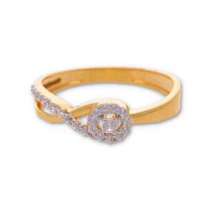 Classic Gold Ring with Elegant Finish