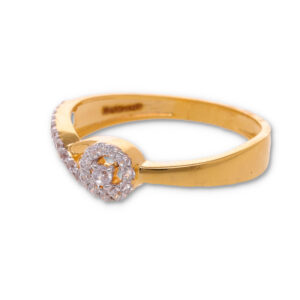 Classic Gold Ring with Elegant Finish