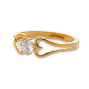 Classic Gold Ring with Elegant Finish
