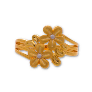 Classic Gold Ring with Elegant Finish