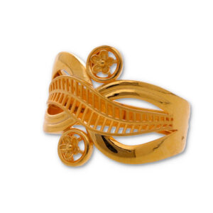 Classic Gold Ring with Elegant Finish