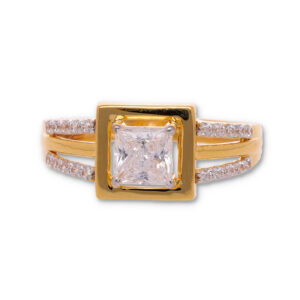 Classic Gold Ring with Elegant Finish