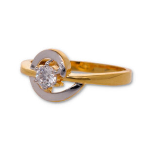 Classic Gold Ring with Elegant Finish