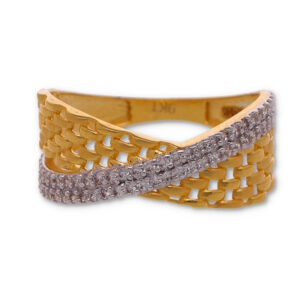 Classic Gold Ring with Elegant Finish