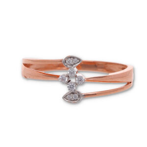 Classic Gold Ring with Elegant Finish