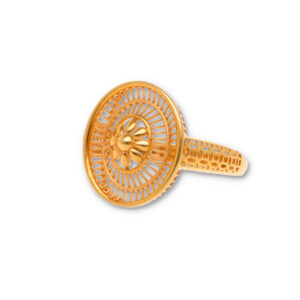 Classic Gold Ring with Elegant Finish