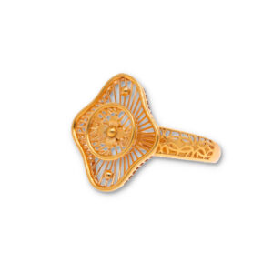 Classic Gold Ring with Elegant Finish